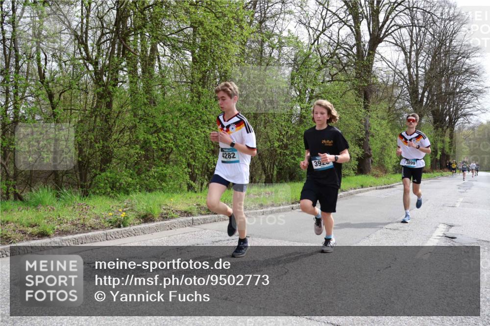 12.04.2026 - 45. Internationalen Wilhelmsburger Insellauf Yannick Fuchs http://msf.ph/oto/9502773 12.04.2026 12:46:49 Laufen 4282, 392, 3899 meine-sportfotos.de