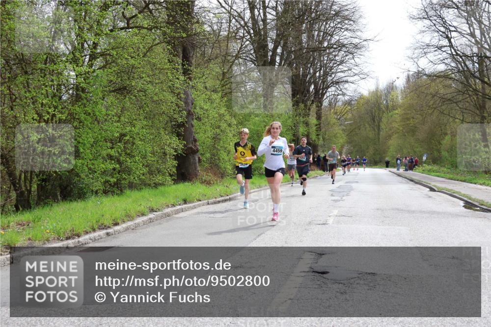 12.04.2026 - 45. Internationalen Wilhelmsburger Insellauf Yannick Fuchs http://msf.ph/oto/9502800 12.04.2026 12:46:58 Laufen 4529, 4459, 255 meine-sportfotos.de