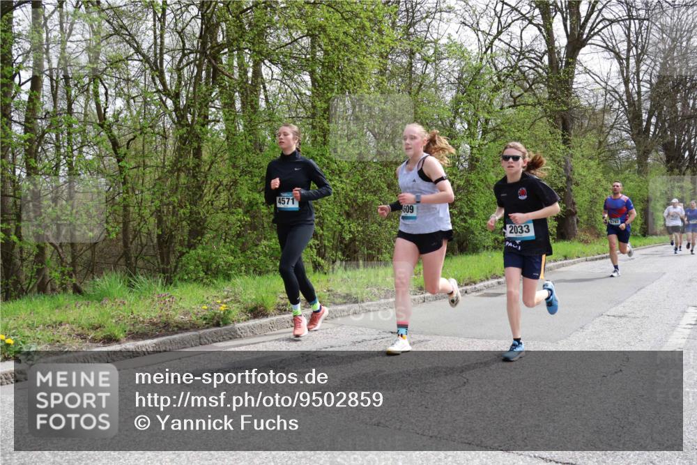 12.04.2026 - 45. Internationalen Wilhelmsburger Insellauf Yannick Fuchs http://msf.ph/oto/9502859 12.04.2026 12:47:13 Laufen 4571, 609, 2033, 5797 meine-sportfotos.de