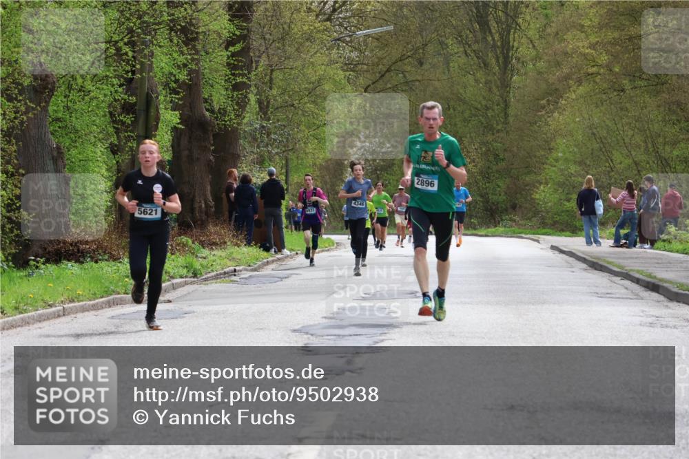 12.04.2026 - 45. Internationalen Wilhelmsburger Insellauf Yannick Fuchs http://msf.ph/oto/9502938 12.04.2026 12:47:33 Laufen 5621, 4346, 4933, 5600, 2896 meine-sportfotos.de