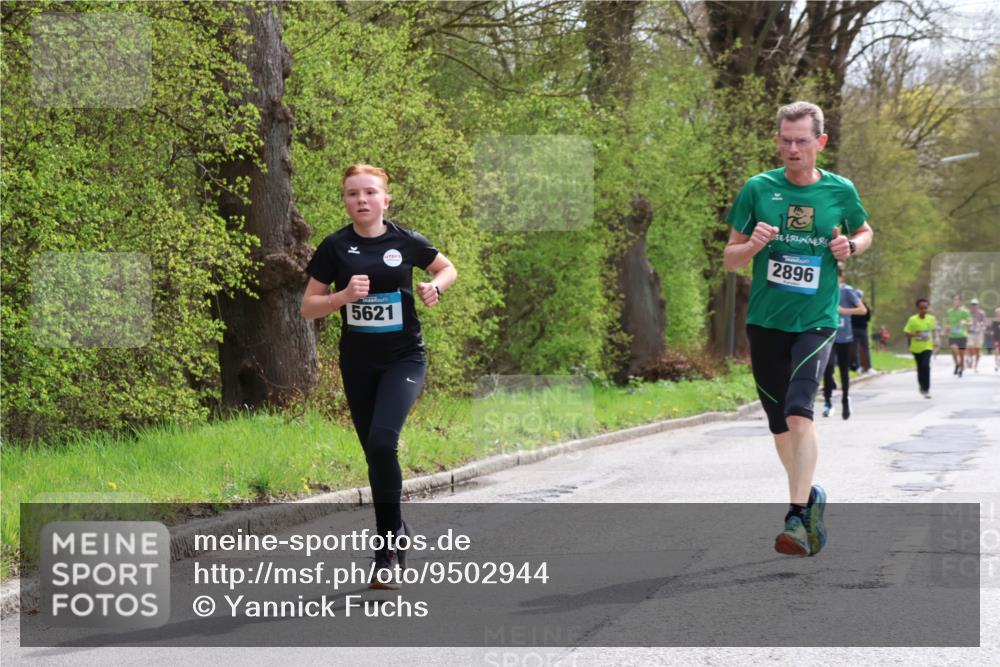 12.04.2026 - 45. Internationalen Wilhelmsburger Insellauf Yannick Fuchs http://msf.ph/oto/9502944 12.04.2026 12:47:37 Laufen 5621, 2896 meine-sportfotos.de