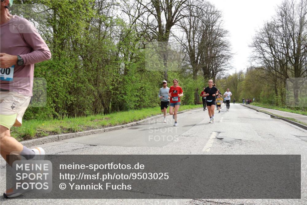 12.04.2026 - 45. Internationalen Wilhelmsburger Insellauf Yannick Fuchs http://msf.ph/oto/9503025 12.04.2026 12:47:56 Laufen 100, 5680, 3973 meine-sportfotos.de
