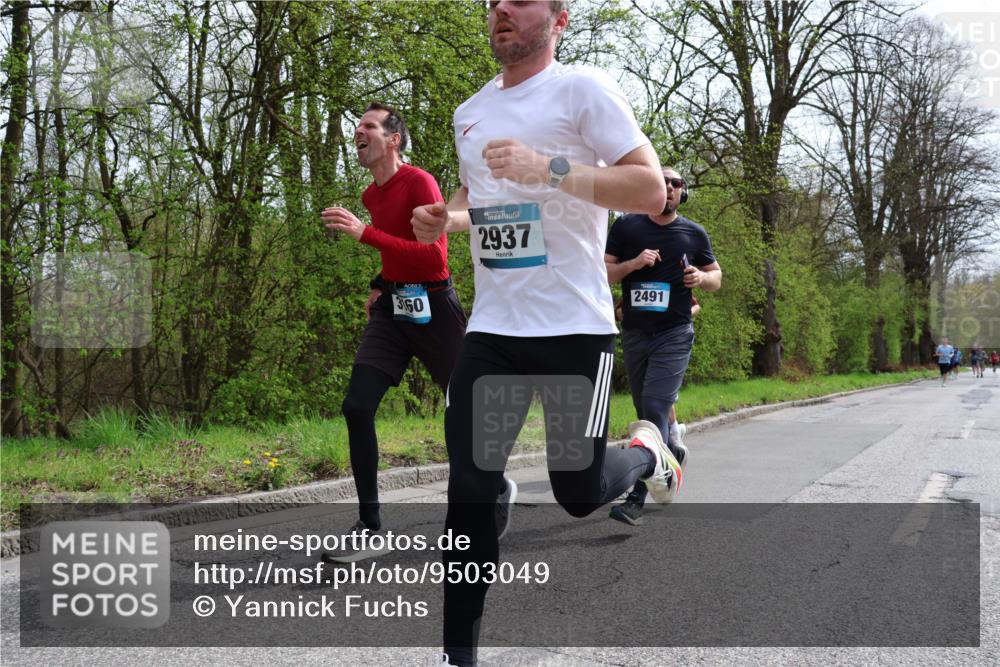 12.04.2026 - 45. Internationalen Wilhelmsburger Insellauf Yannick Fuchs http://msf.ph/oto/9503049 12.04.2026 12:48:01 Laufen 3160, 2937, 2491 meine-sportfotos.de