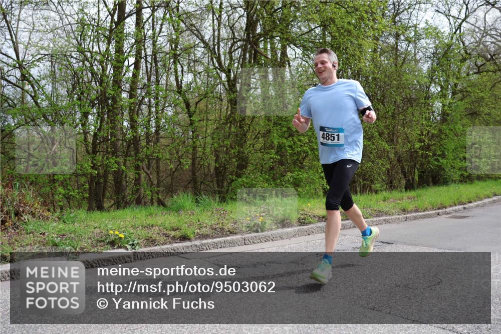 12.04.2026 - 45. Internationalen Wilhelmsburger Insellauf Yannick Fuchs http://msf.ph/oto/9503062 12.04.2026 12:48:09 Laufen 4851 meine-sportfotos.de