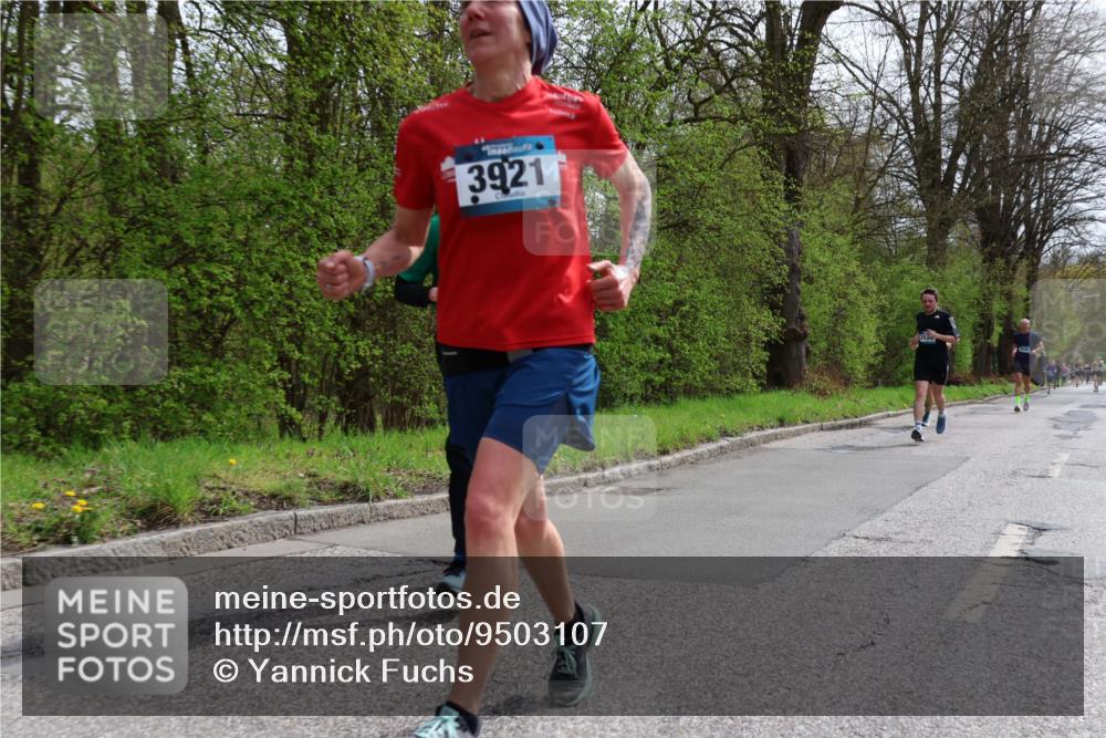 12.04.2026 - 45. Internationalen Wilhelmsburger Insellauf Yannick Fuchs http://msf.ph/oto/9503107 12.04.2026 12:48:19 Laufen 3921 meine-sportfotos.de