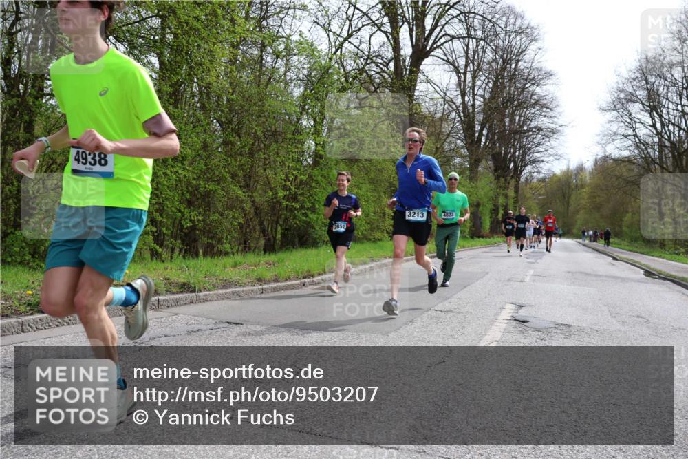 12.04.2026 - 45. Internationalen Wilhelmsburger Insellauf Yannick Fuchs http://msf.ph/oto/9503207 12.04.2026 12:48:45 Laufen 4938, 2852, 3213, 4823 meine-sportfotos.de