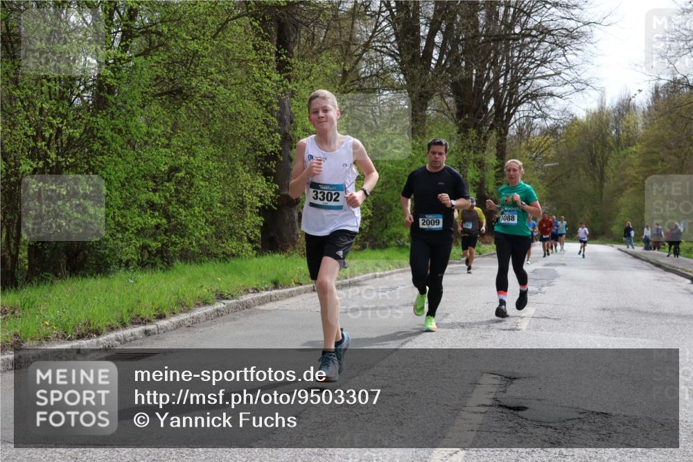 12.04.2026 - 45. Internationalen Wilhelmsburger Insellauf Yannick Fuchs http://msf.ph/oto/9503307 12.04.2026 12:49:07 Laufen 3302, 3088, 2009, 5283 meine-sportfotos.de
