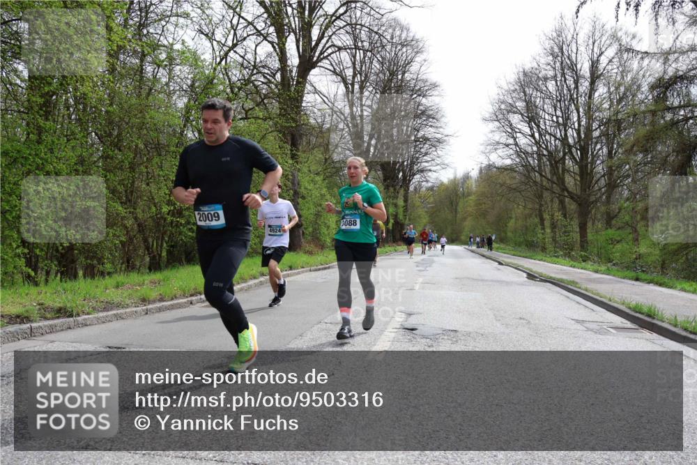 12.04.2026 - 45. Internationalen Wilhelmsburger Insellauf Yannick Fuchs http://msf.ph/oto/9503316 12.04.2026 12:49:08 Laufen 2009, 4924, 3088 meine-sportfotos.de