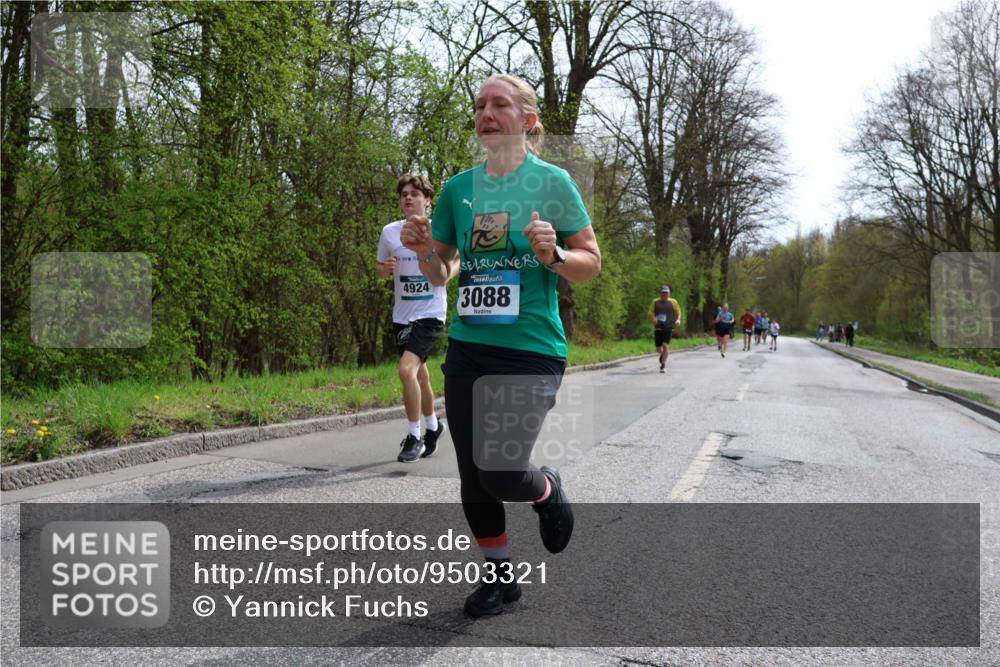 12.04.2026 - 45. Internationalen Wilhelmsburger Insellauf Yannick Fuchs http://msf.ph/oto/9503321 12.04.2026 12:49:09 Laufen 4924, 3088 meine-sportfotos.de