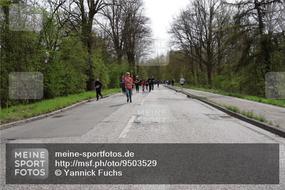 12.04.2026 - 45. Internationalen Wilhelmsburger Insellauf Yannick Fuchs http://msf.ph/oto/9503529 12.04.2026 12:50:07 Laufen 4311 meine-sportfotos.de
