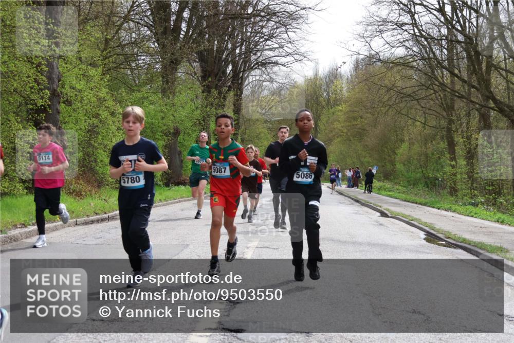 12.04.2026 - 45. Internationalen Wilhelmsburger Insellauf Yannick Fuchs http://msf.ph/oto/9503550 12.04.2026 12:50:11 Laufen 5114, 5780, 3972, 5087, 5086 meine-sportfotos.de