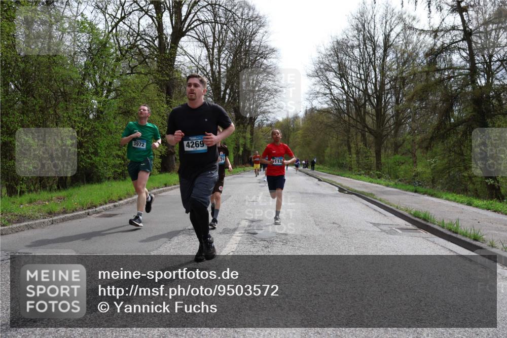 12.04.2026 - 45. Internationalen Wilhelmsburger Insellauf Yannick Fuchs http://msf.ph/oto/9503572 12.04.2026 12:50:15 Laufen 3972, 4269, 74, 113 meine-sportfotos.de