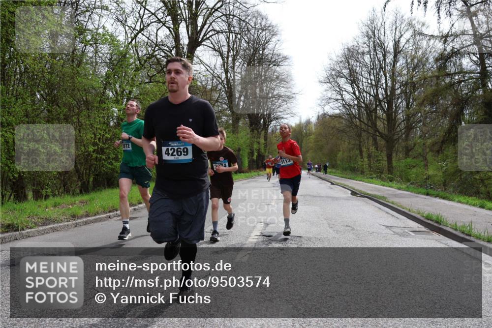 12.04.2026 - 45. Internationalen Wilhelmsburger Insellauf Yannick Fuchs http://msf.ph/oto/9503574 12.04.2026 12:50:15 Laufen 1972, 4269, 274, 5113 meine-sportfotos.de