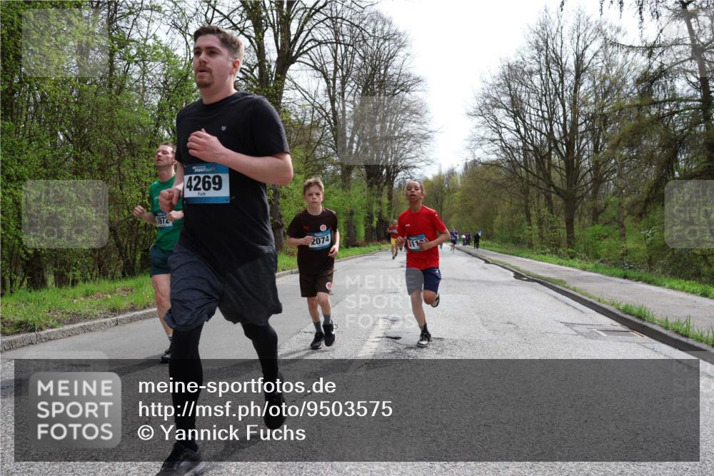 12.04.2026 - 45. Internationalen Wilhelmsburger Insellauf Yannick Fuchs http://msf.ph/oto/9503575 12.04.2026 12:50:15 Laufen 1972, 4269, 2074 meine-sportfotos.de