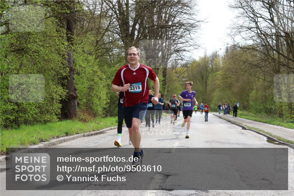 12.04.2026 - 45. Internationalen Wilhelmsburger Insellauf Yannick Fuchs http://msf.ph/oto/9503610 12.04.2026 12:50:22 Laufen 3315, 729, 4581, 5145 meine-sportfotos.de