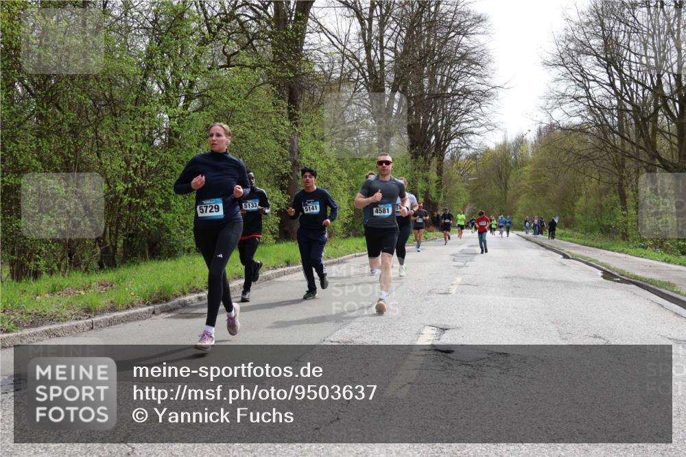 12.04.2026 - 45. Internationalen Wilhelmsburger Insellauf Yannick Fuchs http://msf.ph/oto/9503637 12.04.2026 12:50:27 Laufen 5729, 5133, 5141, 4581 meine-sportfotos.de