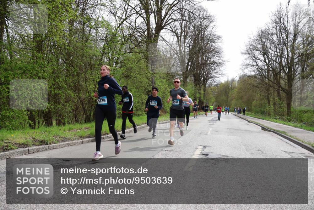 12.04.2026 - 45. Internationalen Wilhelmsburger Insellauf Yannick Fuchs http://msf.ph/oto/9503639 12.04.2026 12:50:28 Laufen 5729, 5133, 5141, 4581 meine-sportfotos.de