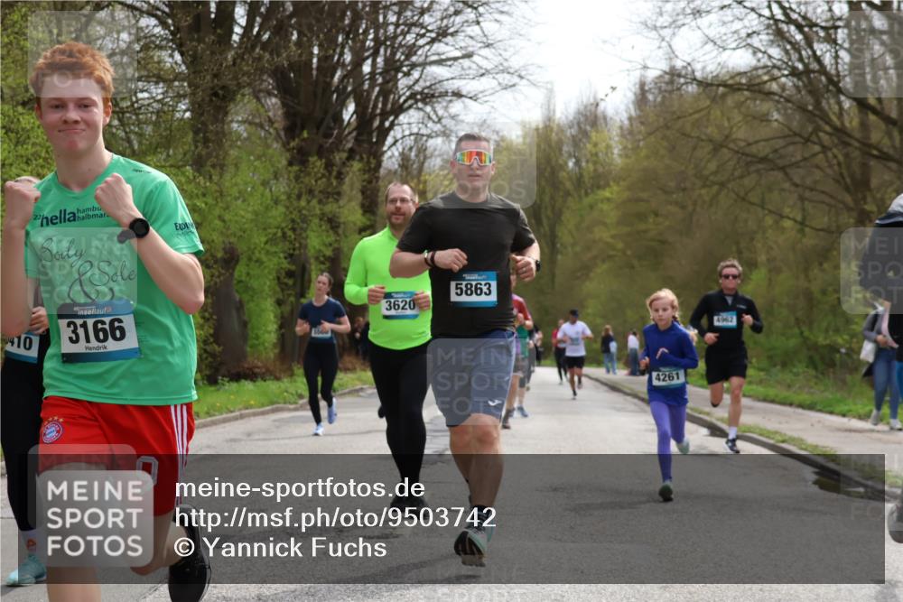 12.04.2026 - 45. Internationalen Wilhelmsburger Insellauf Yannick Fuchs http://msf.ph/oto/9503742 12.04.2026 12:50:50 Laufen 410, 3166, 9, 5560, 3620, 5863, 4261, 4962 meine-sportfotos.de
