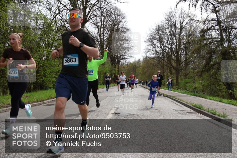 12.04.2026 - 45. Internationalen Wilhelmsburger Insellauf Yannick Fuchs http://msf.ph/oto/9503753 12.04.2026 12:50:52 Laufen 5410, 5863, 3620, 4261 meine-sportfotos.de