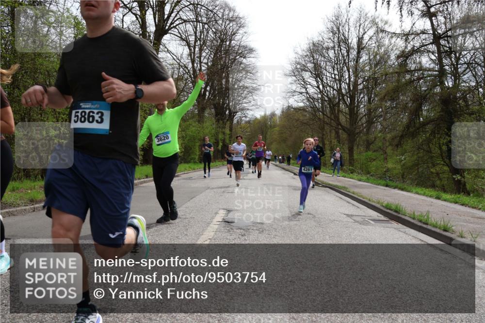 12.04.2026 - 45. Internationalen Wilhelmsburger Insellauf Yannick Fuchs http://msf.ph/oto/9503754 12.04.2026 12:50:52 Laufen 5863, 3620, 4237, 4261 meine-sportfotos.de
