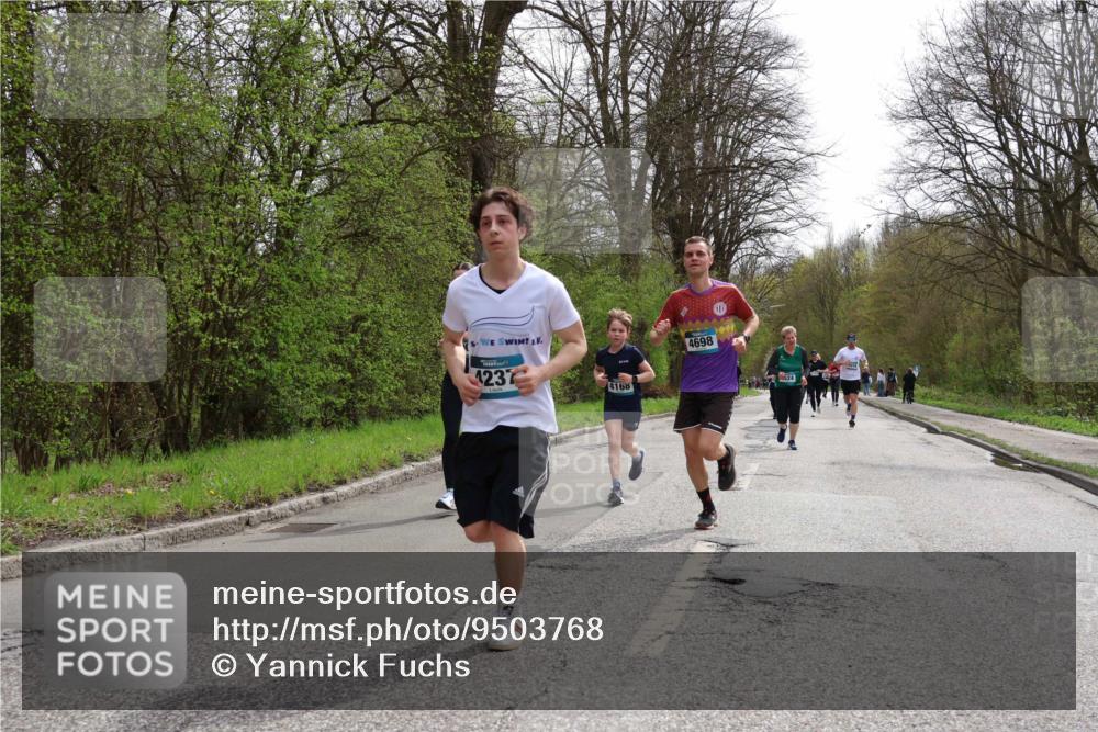 12.04.2026 - 45. Internationalen Wilhelmsburger Insellauf Yannick Fuchs http://msf.ph/oto/9503768 12.04.2026 12:50:54 Laufen 1237, 4168, 4698, 524 meine-sportfotos.de