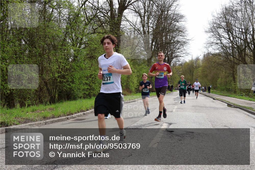 12.04.2026 - 45. Internationalen Wilhelmsburger Insellauf Yannick Fuchs http://msf.ph/oto/9503769 12.04.2026 12:50:55 Laufen 4237, 4168, 4698, 4524 meine-sportfotos.de