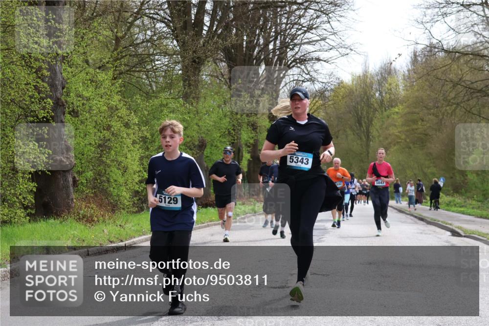 12.04.2026 - 45. Internationalen Wilhelmsburger Insellauf Yannick Fuchs http://msf.ph/oto/9503811 12.04.2026 12:51:02 Laufen 5129, 5343, 692, 5847 meine-sportfotos.de