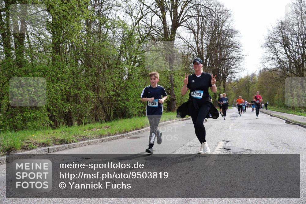 12.04.2026 - 45. Internationalen Wilhelmsburger Insellauf Yannick Fuchs http://msf.ph/oto/9503819 12.04.2026 12:51:04 Laufen 5129, 5343, 4855 meine-sportfotos.de
