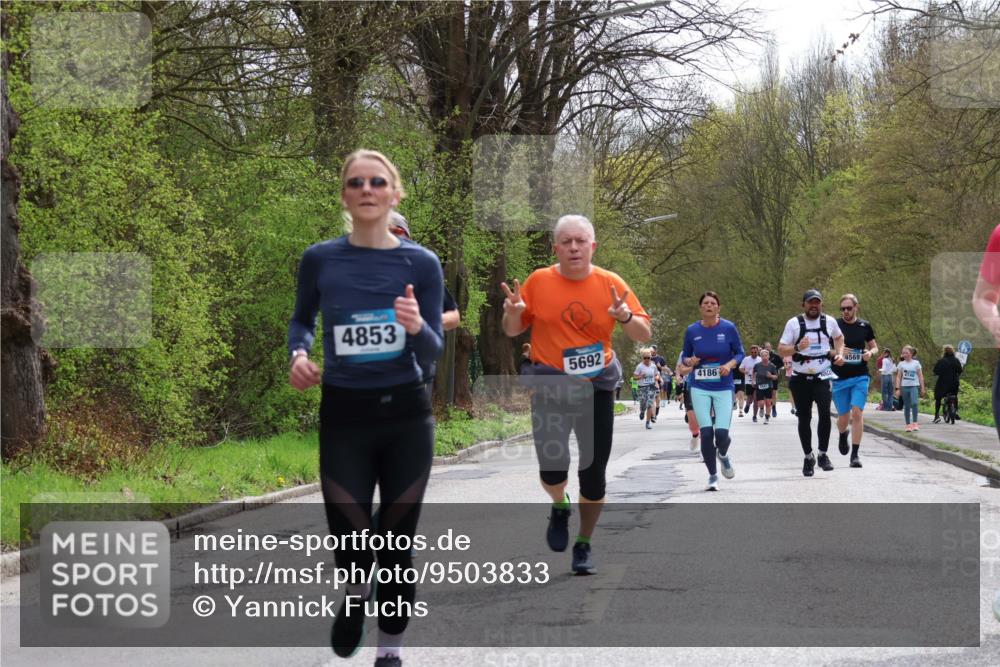 12.04.2026 - 45. Internationalen Wilhelmsburger Insellauf Yannick Fuchs http://msf.ph/oto/9503833 12.04.2026 12:51:06 Laufen 4853, 5692, 4186, 4569, 4740 meine-sportfotos.de