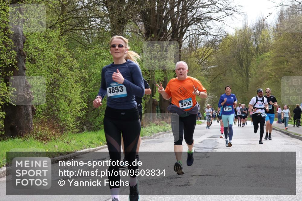 12.04.2026 - 45. Internationalen Wilhelmsburger Insellauf Yannick Fuchs http://msf.ph/oto/9503834 12.04.2026 12:51:07 Laufen 4853, 5692, 4186, 482 meine-sportfotos.de