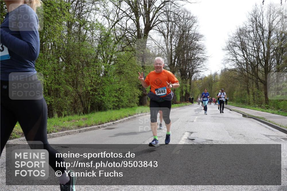 12.04.2026 - 45. Internationalen Wilhelmsburger Insellauf Yannick Fuchs http://msf.ph/oto/9503843 12.04.2026 12:51:09 Laufen 5692 meine-sportfotos.de
