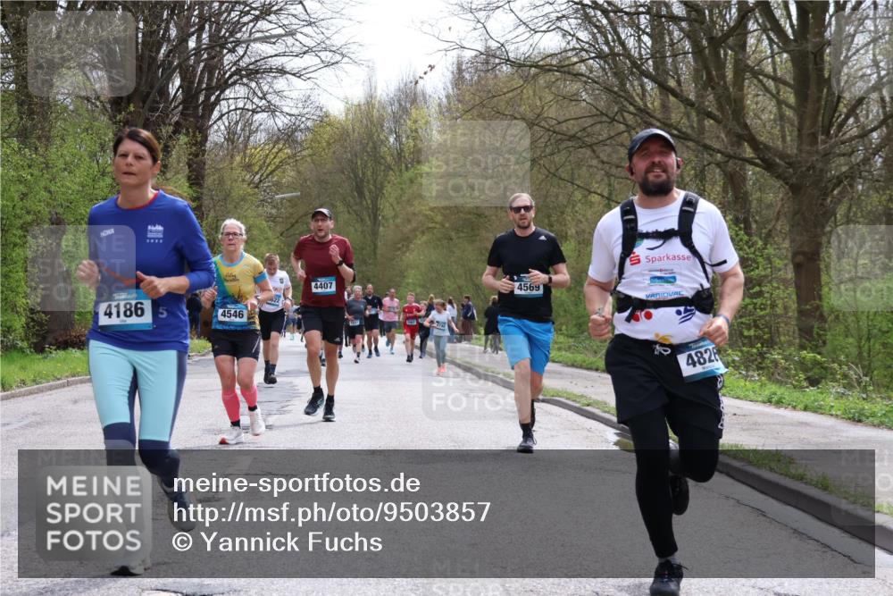 12.04.2026 - 45. Internationalen Wilhelmsburger Insellauf Yannick Fuchs http://msf.ph/oto/9503857 12.04.2026 12:51:11 Laufen 2022, 4186, 4546, 622, 4407, 740, 4569, 482 meine-sportfotos.de
