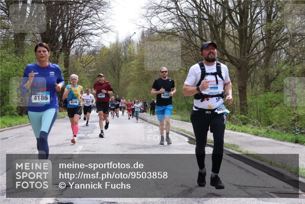 12.04.2026 - 45. Internationalen Wilhelmsburger Insellauf Yannick Fuchs http://msf.ph/oto/9503858 12.04.2026 12:51:11 Laufen 4186, 4407, 4546, 4569, 482 meine-sportfotos.de