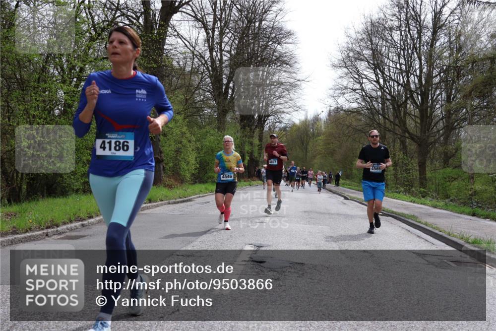 12.04.2026 - 45. Internationalen Wilhelmsburger Insellauf Yannick Fuchs http://msf.ph/oto/9503866 12.04.2026 12:51:13 Laufen 4186, 4546, 4407, 4569 meine-sportfotos.de