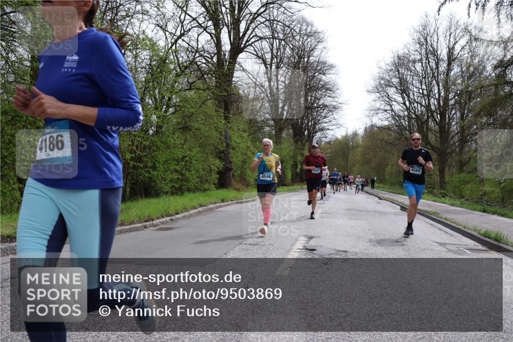 12.04.2026 - 45. Internationalen Wilhelmsburger Insellauf Yannick Fuchs http://msf.ph/oto/9503869 12.04.2026 12:51:13 Laufen 2022, 4186, 5, 4546, 4569, 4407 meine-sportfotos.de