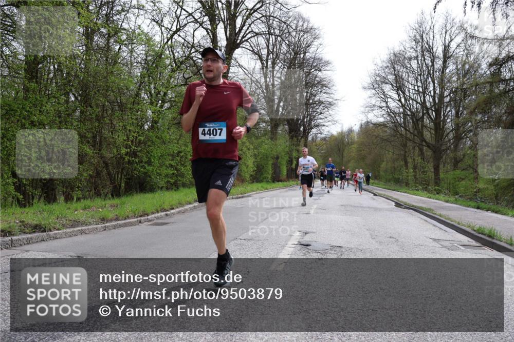 12.04.2026 - 45. Internationalen Wilhelmsburger Insellauf Yannick Fuchs http://msf.ph/oto/9503879 12.04.2026 12:51:15 Laufen 4407, 4622 meine-sportfotos.de
