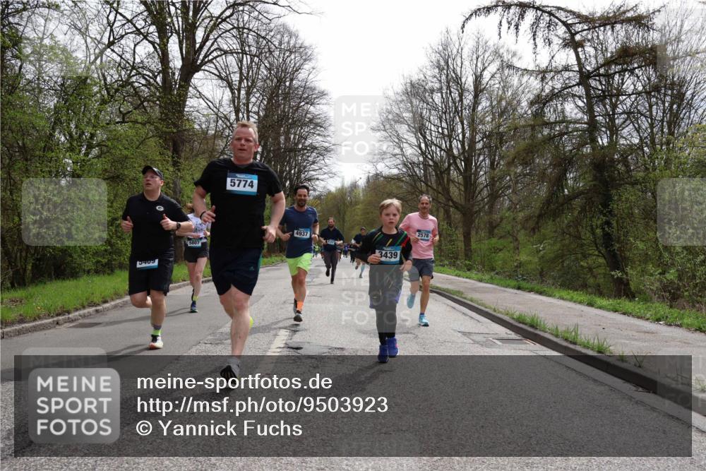 12.04.2026 - 45. Internationalen Wilhelmsburger Insellauf Yannick Fuchs http://msf.ph/oto/9503923 12.04.2026 12:51:26 Laufen 5807, 3409, 5774, 4937, 3439, 2578 meine-sportfotos.de