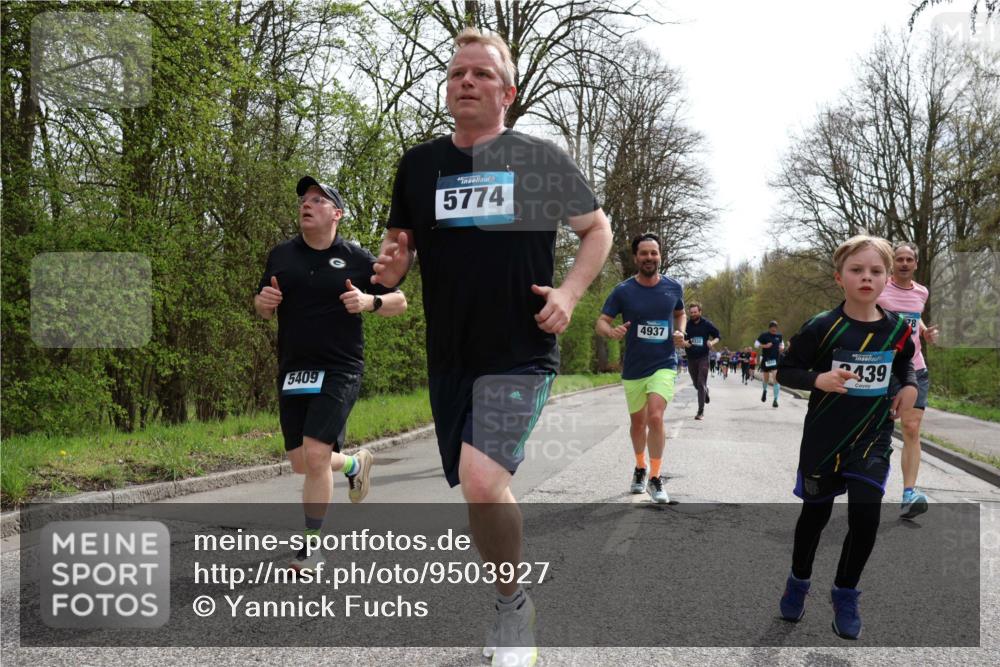 12.04.2026 - 45. Internationalen Wilhelmsburger Insellauf Yannick Fuchs http://msf.ph/oto/9503927 12.04.2026 12:51:26 Laufen 5409, 5774, 4937, 439, 78 meine-sportfotos.de