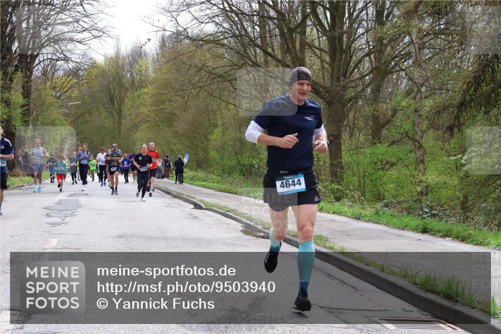 12.04.2026 - 45. Internationalen Wilhelmsburger Insellauf Yannick Fuchs http://msf.ph/oto/9503940 12.04.2026 12:51:29 Laufen 54, 4922, 5228, 4644 meine-sportfotos.de