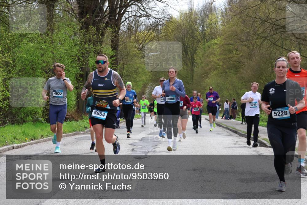 12.04.2026 - 45. Internationalen Wilhelmsburger Insellauf Yannick Fuchs http://msf.ph/oto/9503960 12.04.2026 12:51:35 Laufen 4922, 5854, 5679, 46, 4259, 2675, 4955, 5228 meine-sportfotos.de