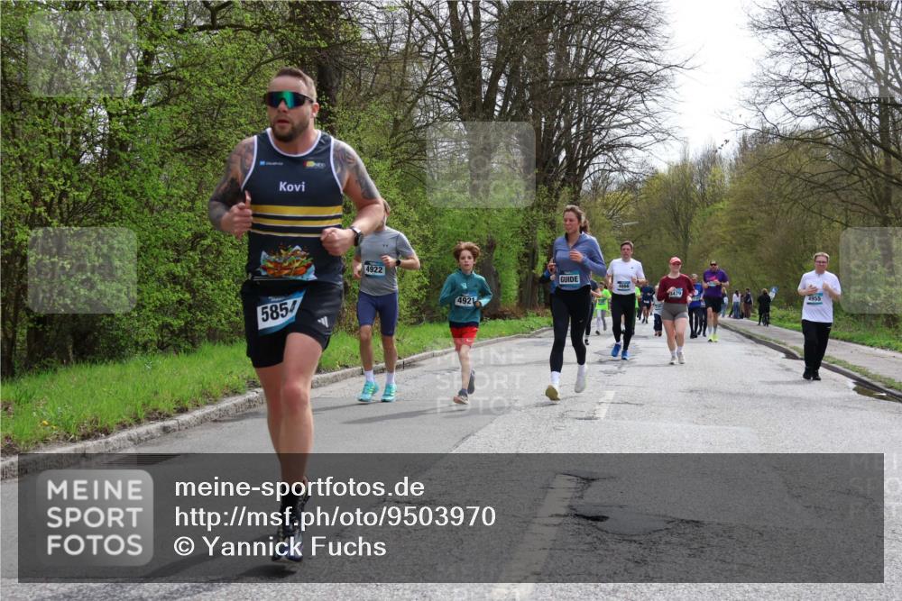 12.04.2026 - 45. Internationalen Wilhelmsburger Insellauf Yannick Fuchs http://msf.ph/oto/9503970 12.04.2026 12:51:37 Laufen 5854, 4922, 4921, 3479, 4955 meine-sportfotos.de