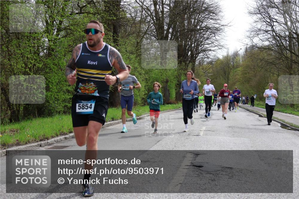 12.04.2026 - 45. Internationalen Wilhelmsburger Insellauf Yannick Fuchs http://msf.ph/oto/9503971 12.04.2026 12:51:38 Laufen 5854, 4922, 3479 meine-sportfotos.de