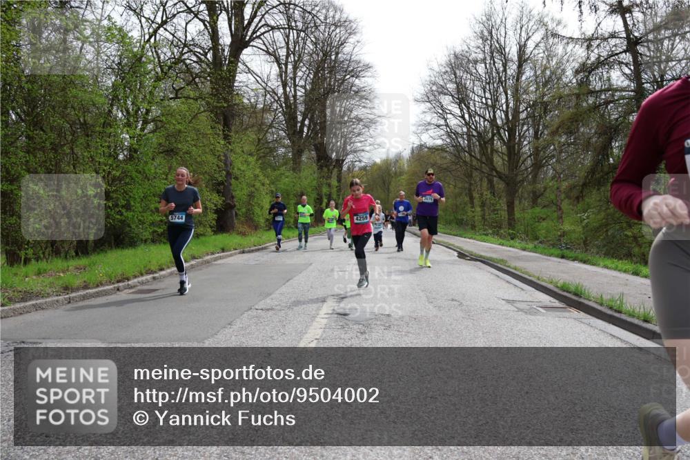 12.04.2026 - 45. Internationalen Wilhelmsburger Insellauf Yannick Fuchs http://msf.ph/oto/9504002 12.04.2026 12:51:44 Laufen 5744, 4259, 2675 meine-sportfotos.de