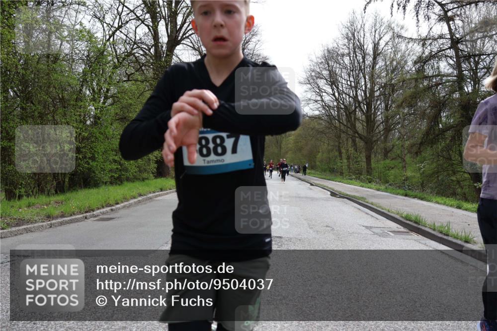 12.04.2026 - 45. Internationalen Wilhelmsburger Insellauf Yannick Fuchs http://msf.ph/oto/9504037 12.04.2026 12:51:50 Laufen 887 meine-sportfotos.de