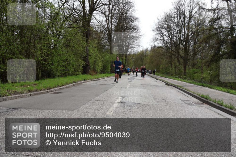 12.04.2026 - 45. Internationalen Wilhelmsburger Insellauf Yannick Fuchs http://msf.ph/oto/9504039 12.04.2026 12:51:51 Laufen 2057 meine-sportfotos.de