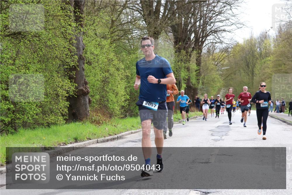 12.04.2026 - 45. Internationalen Wilhelmsburger Insellauf Yannick Fuchs http://msf.ph/oto/9504043 12.04.2026 12:51:52 Laufen 2057, 5613, 3863 meine-sportfotos.de