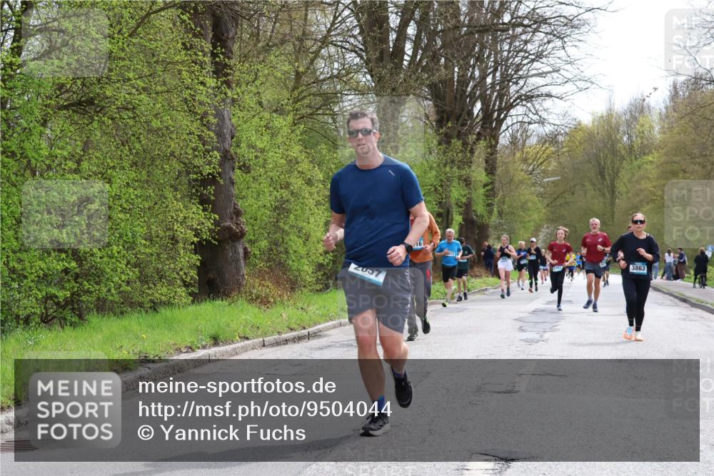 12.04.2026 - 45. Internationalen Wilhelmsburger Insellauf Yannick Fuchs http://msf.ph/oto/9504044 12.04.2026 12:51:52 Laufen 3863 meine-sportfotos.de
