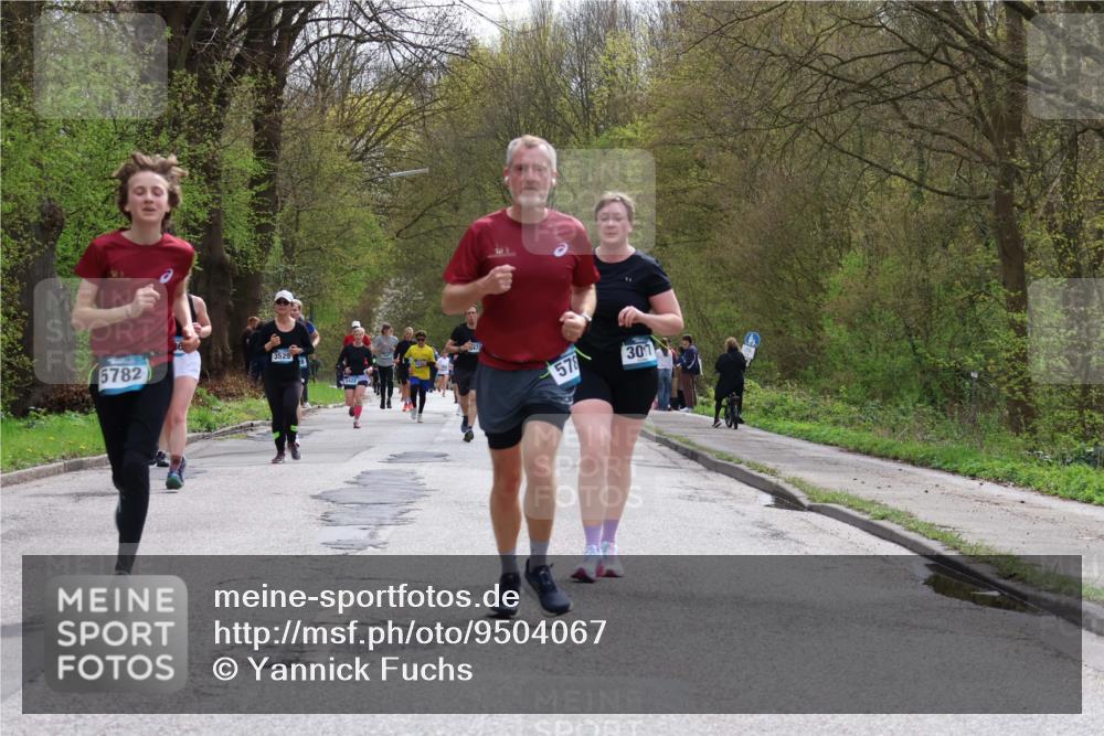 12.04.2026 - 45. Internationalen Wilhelmsburger Insellauf Yannick Fuchs http://msf.ph/oto/9504067 12.04.2026 12:51:57 Laufen 3525, 5782, 578, 301 meine-sportfotos.de
