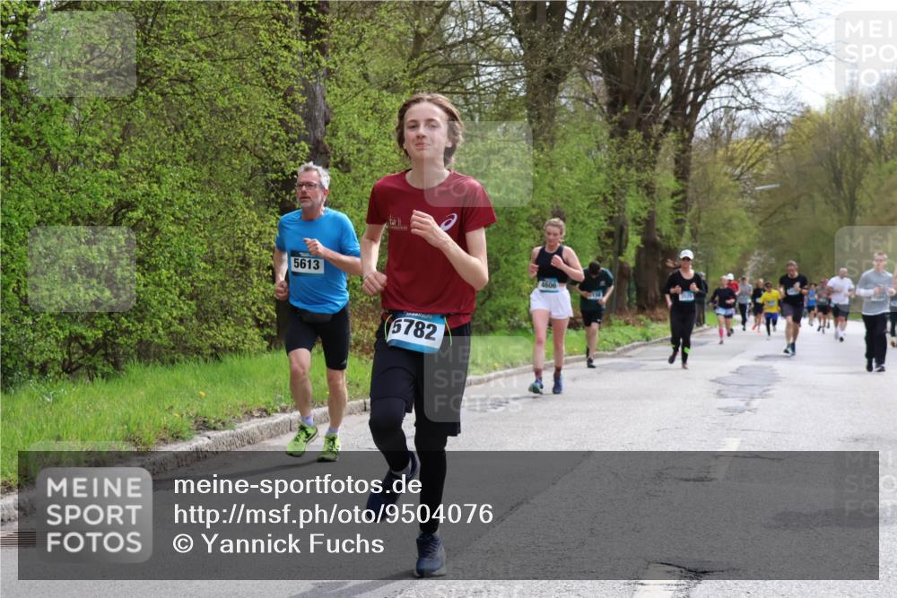 12.04.2026 - 45. Internationalen Wilhelmsburger Insellauf Yannick Fuchs http://msf.ph/oto/9504076 12.04.2026 12:51:59 Laufen 5613, 5782, 4606, 3929 meine-sportfotos.de