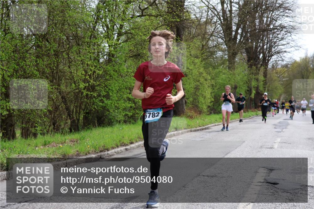 12.04.2026 - 45. Internationalen Wilhelmsburger Insellauf Yannick Fuchs http://msf.ph/oto/9504080 12.04.2026 12:51:59 Laufen 5782 meine-sportfotos.de